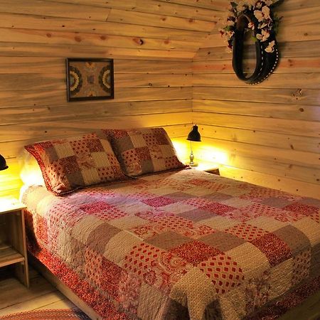 Silver Cabin In The Western Barn Монтічелло Екстер'єр фото