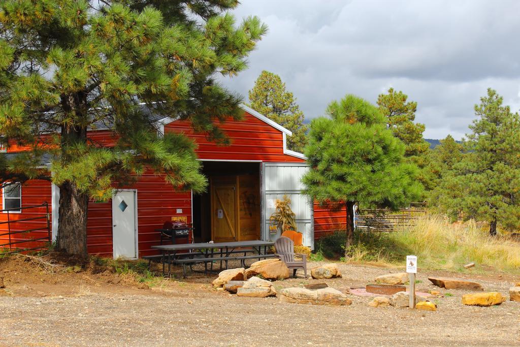Silver Cabin In The Western Barn Монтічелло Екстер'єр фото