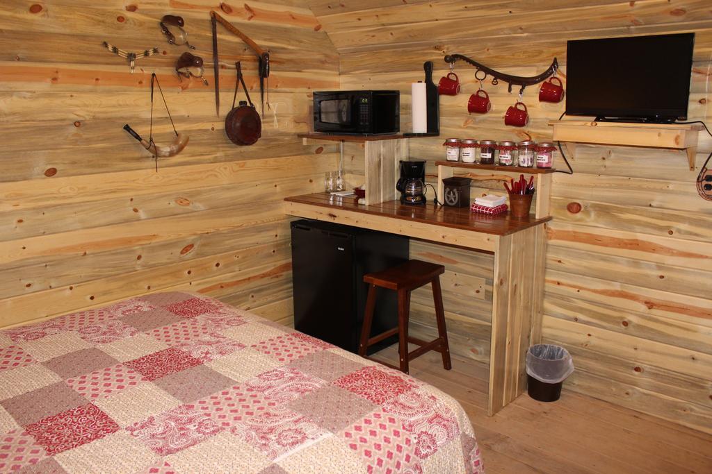 Silver Cabin In The Western Barn Монтічелло Екстер'єр фото